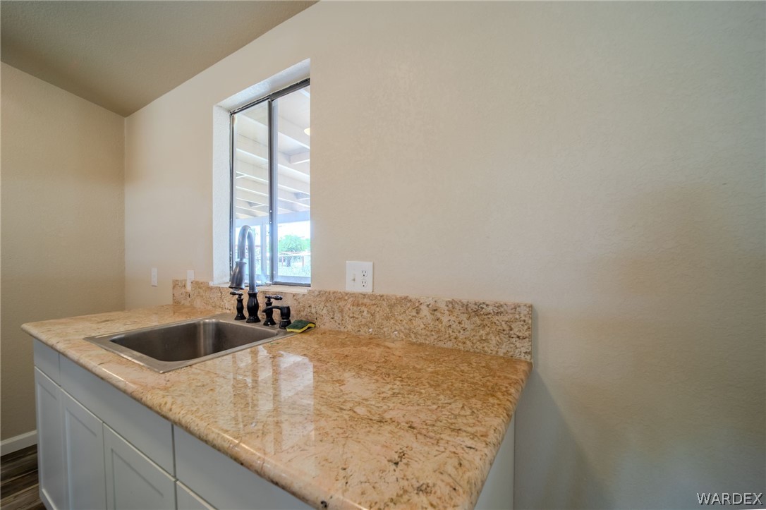 1644 Palma Road Bullhead City, AZ 86442 - Photo 13 of 56 Kitchen