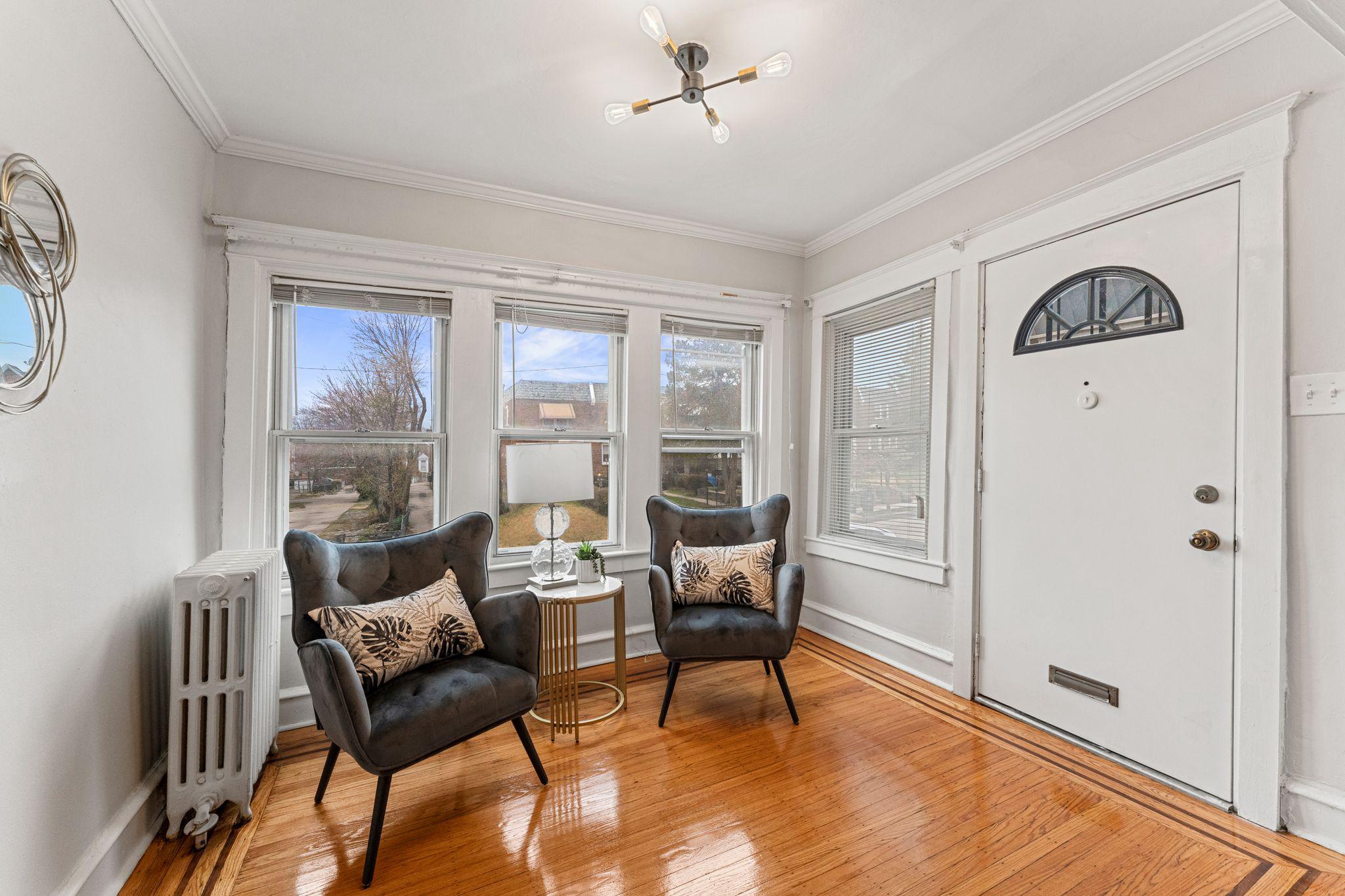471 Pleasant Street Philadelphia, PA 19119 - Photo 2 of 22 Sitting area