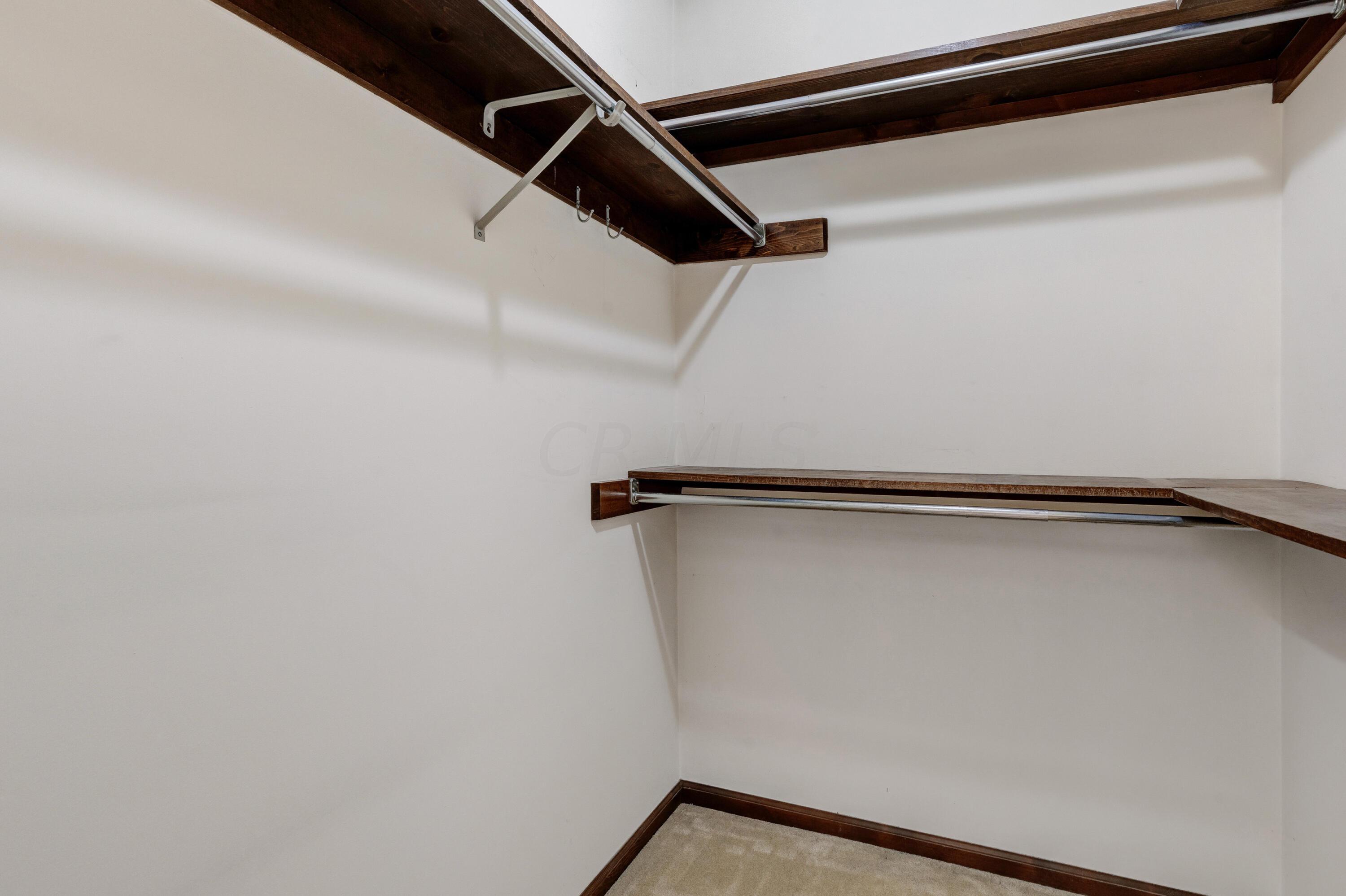 2571 Youngs Grove Road Columbus, OH 43231 - Photo 21 of 40 Owner's closet-Nice walk in closet
