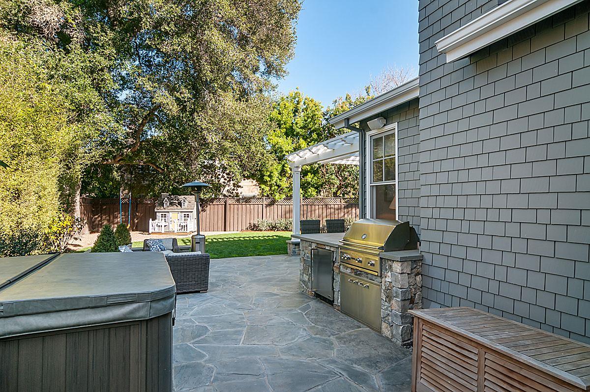 2 Brady Place Menlo Park, CA 94025 - Photo 11 of 33 a view of a patio with table and chairs