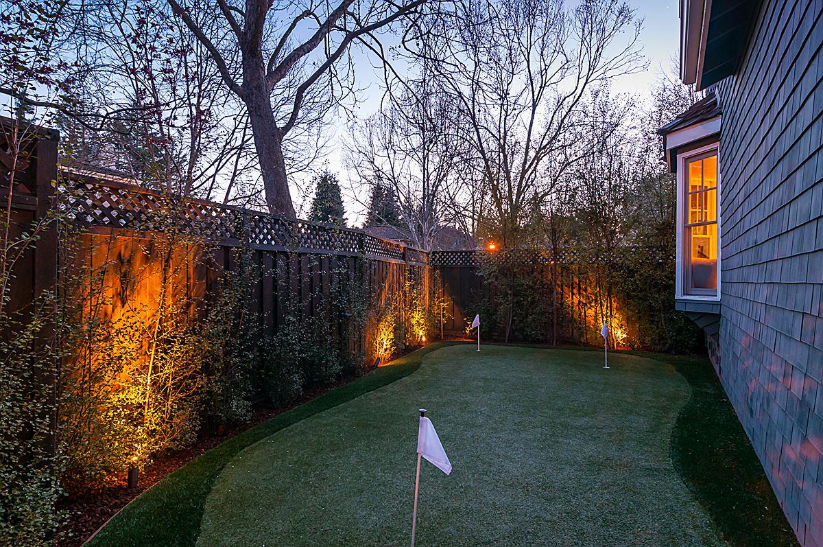 2 Brady Place Menlo Park, CA 94025 - Photo 7 of 33 a backyard of a house with lots of green space