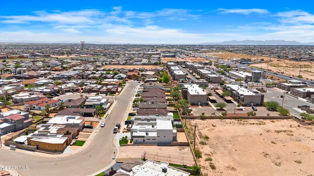 a picture of city view