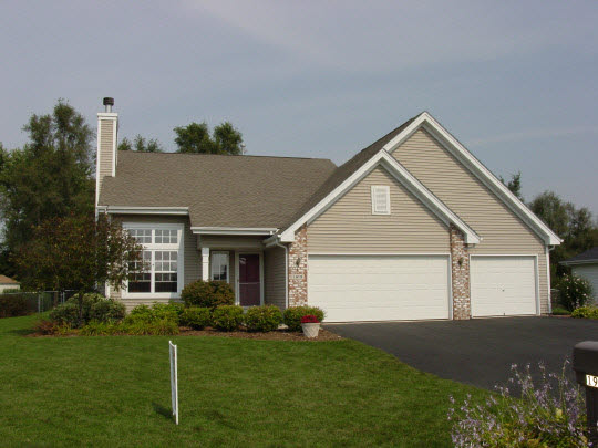1913 Broadmoor Road Rockton, IL 61072 - Photo 1 of 11 Gallery Image 1
