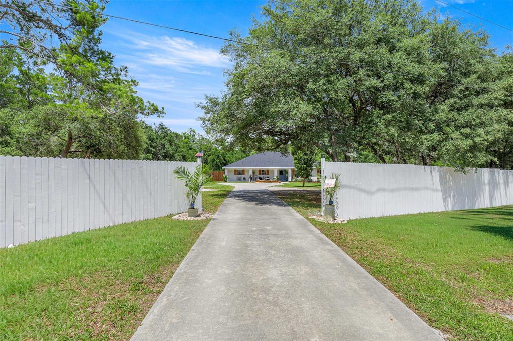 495 Fisher Road Ocklawaha, FL 32179 - Photo 3 of 50