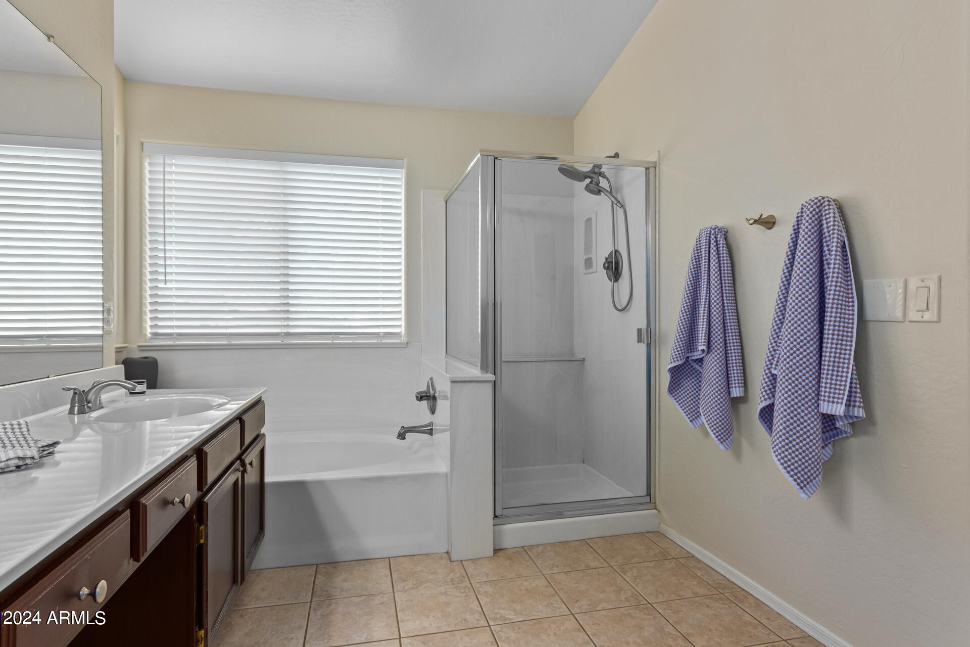 4245 East Raven Road Phoenix, AZ 85044 - Photo 20 of 37 28-Raven