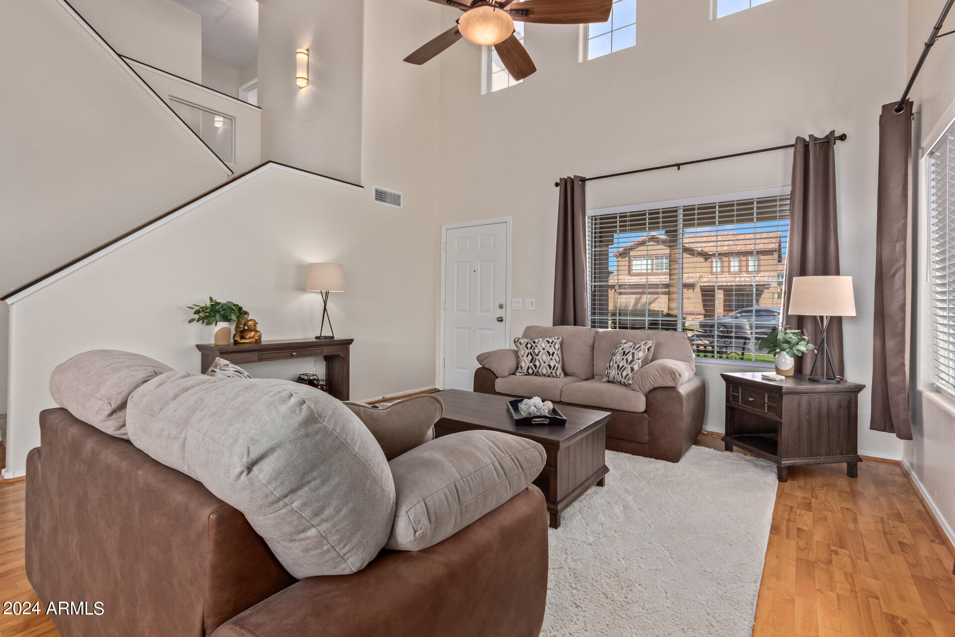 4245 East Raven Road Phoenix, AZ 85044 - Photo 4 of 37 08-Raven