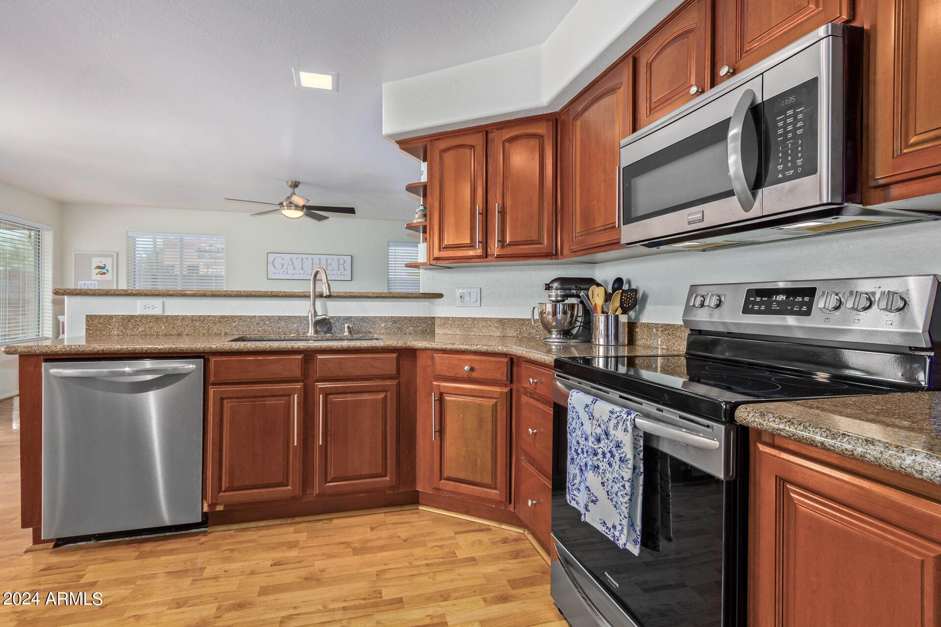 4245 East Raven Road Phoenix, AZ 85044 - Photo 7 of 37 20-Raven
