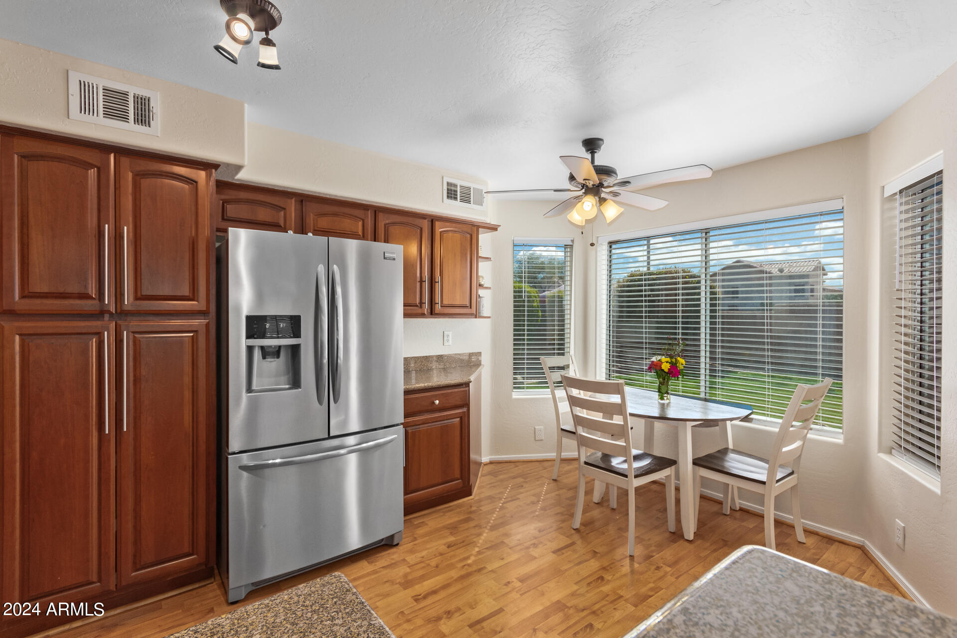 4245 East Raven Road Phoenix, AZ 85044 - Photo 9 of 37 16-Raven