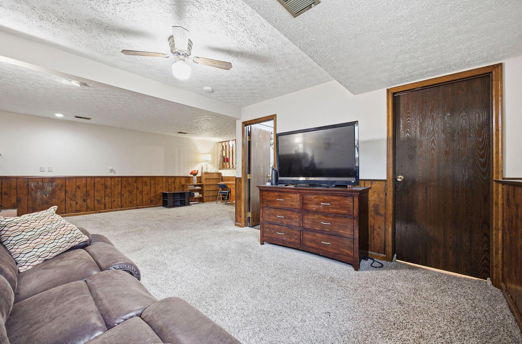1485 Demorest Road Columbus, OH 43228 - Photo 22 of 45 +022