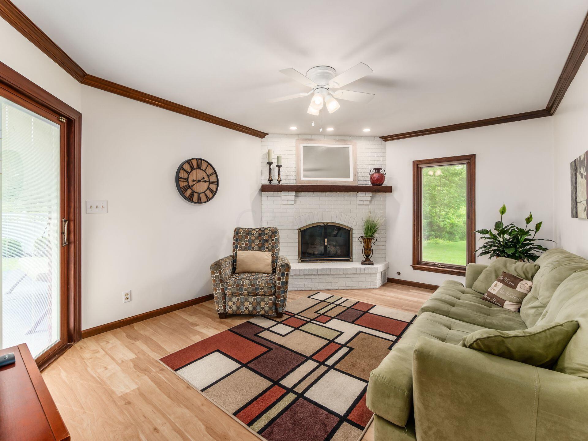 1586 Home Road Delaware, OH 43015 - Photo 23 of 52 Crown Molding - New Flooring 2021 - Ceiling Fan/Light Fixture