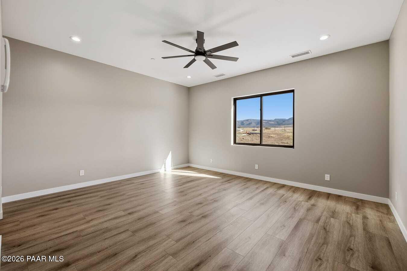 9057 North Caliber Road Prescott Valley, AZ 86315 - Photo 38 of 116 36_mls_167-Primary Bedroom
