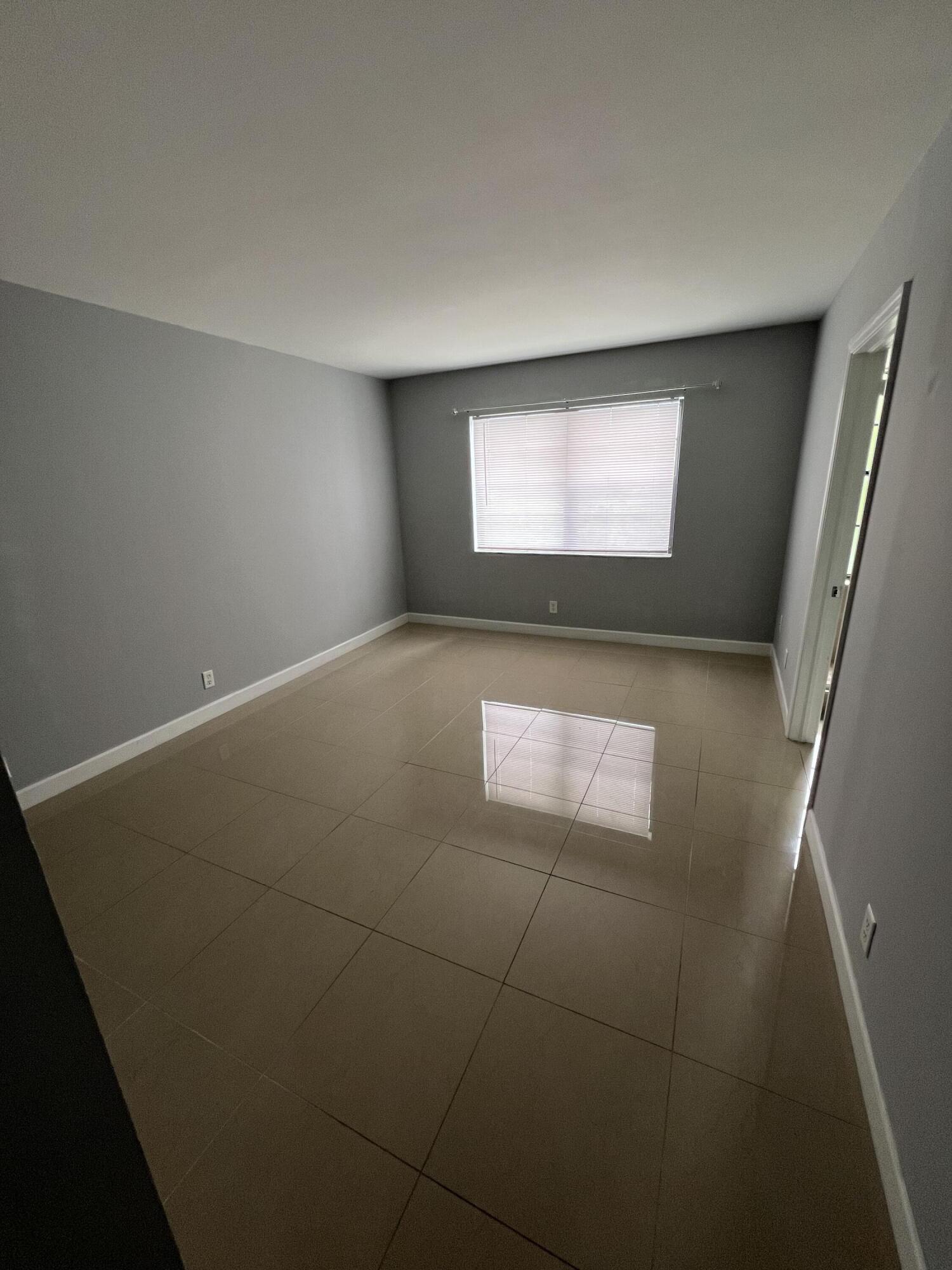 9235 Southwest 8th Street, Unit 503 Boca Raton, FL 33428 - Photo 9 of 11 5