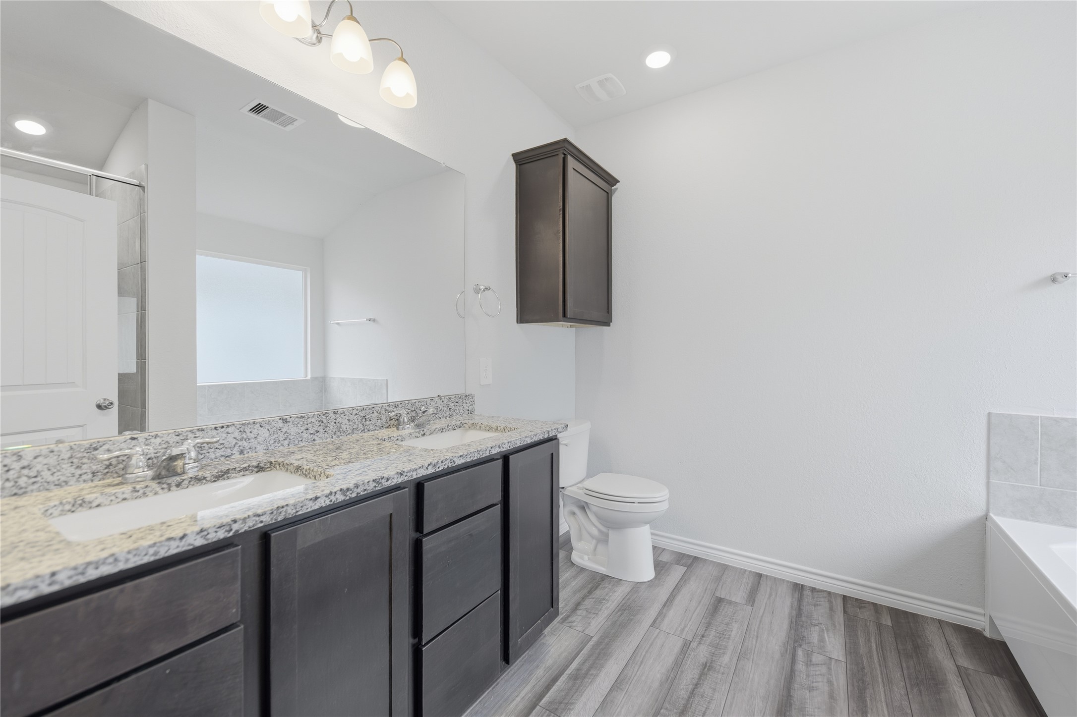 1010 Fannin Street Brenham, TX 77833 - Photo 24 of 30 Master Bath