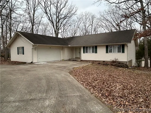 $449,900 | 19 Crocker Drive, Four Seasons, MO 65049