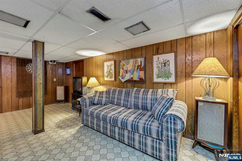 979 River Road New Milford, NJ 07646 - Photo 19 of 25 Gallery Image 19