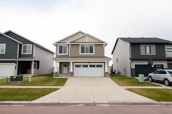 $362,000 | 6877 17th Street South, Fargo, ND 58104