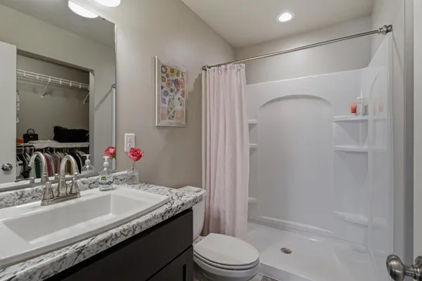 $362,000 | 6877 17th Street South, Fargo, ND 58104