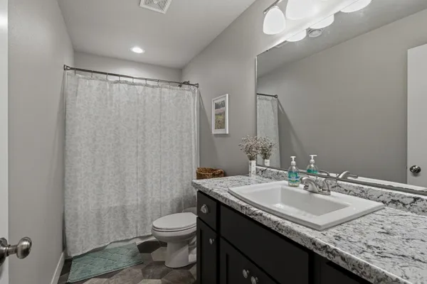 $362,000 | 6877 17th Street South, Fargo, ND 58104