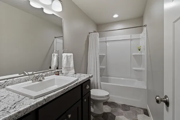 $362,000 | 6877 17th Street South, Fargo, ND 58104