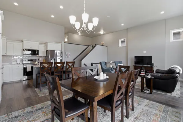 $362,000 | 6877 17th Street South, Fargo, ND 58104