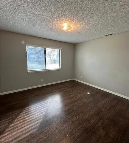 $2,500 | 9470 Peach Avenue, Hesperia, CA 92345