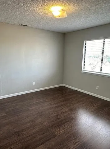 $2,500 | 9470 Peach Avenue, Hesperia, CA 92345