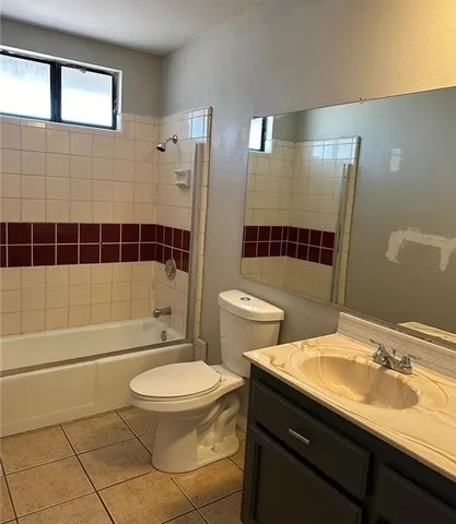 $2,500 | 9470 Peach Avenue, Hesperia, CA 92345