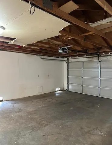 $2,500 | 9470 Peach Avenue, Hesperia, CA 92345