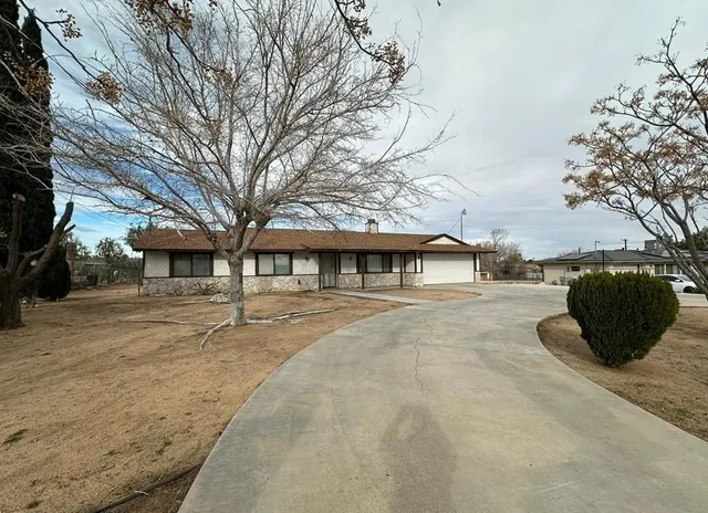 $2,500 | 9470 Peach Avenue, Hesperia, CA 92345