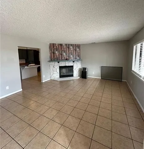 $2,500 | 9470 Peach Avenue, Hesperia, CA 92345