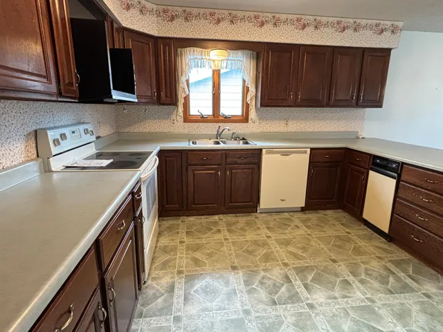 $250,000 | 3408 Cedar Lane Northwest, Bemidji, MN 56601