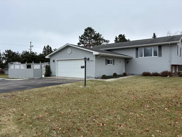$250,000 | 3408 Cedar Lane Northwest, Bemidji, MN 56601