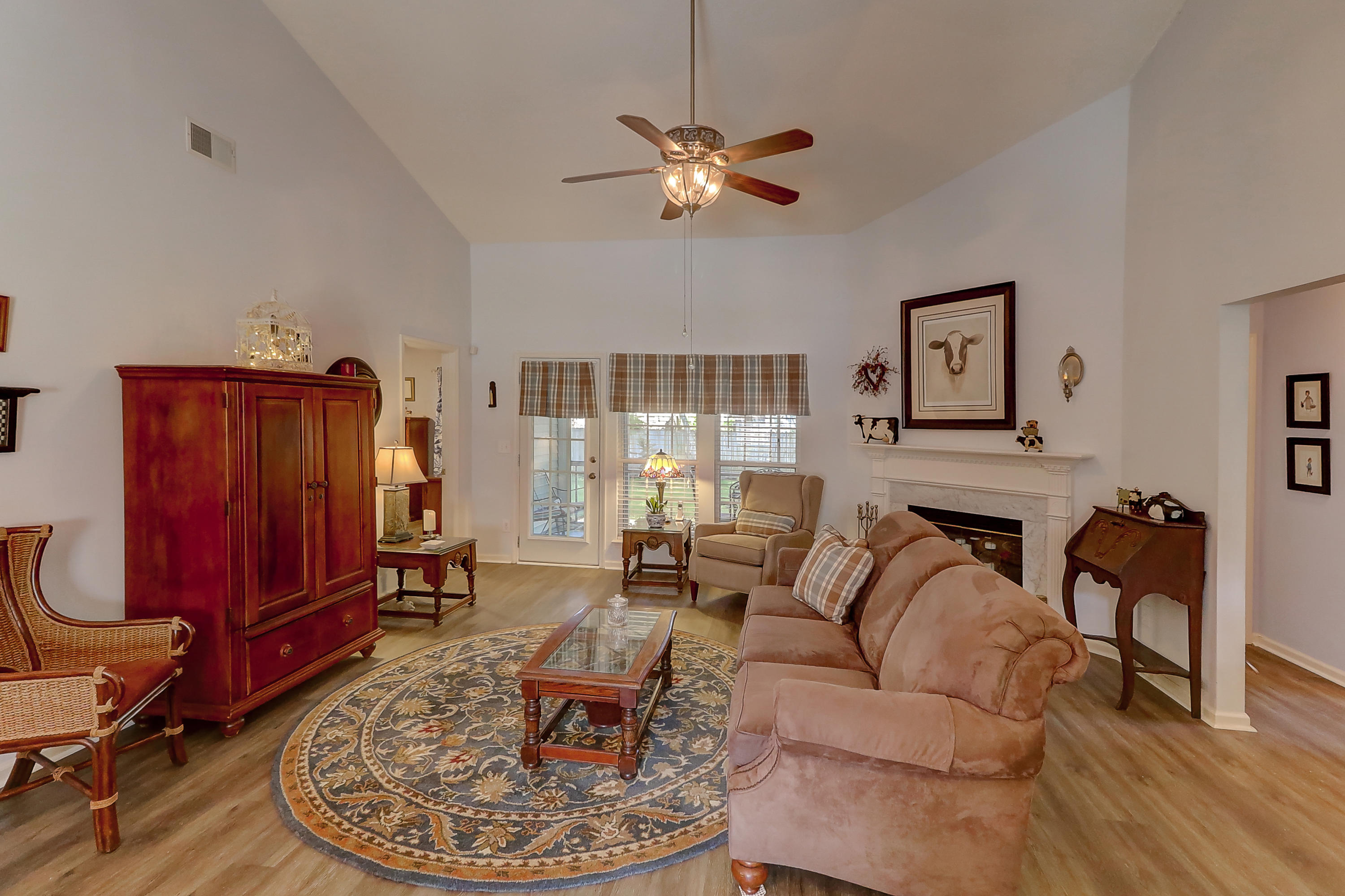 106 Landau Road Summerville, SC 29485 - Photo 5 of 27 Living Room