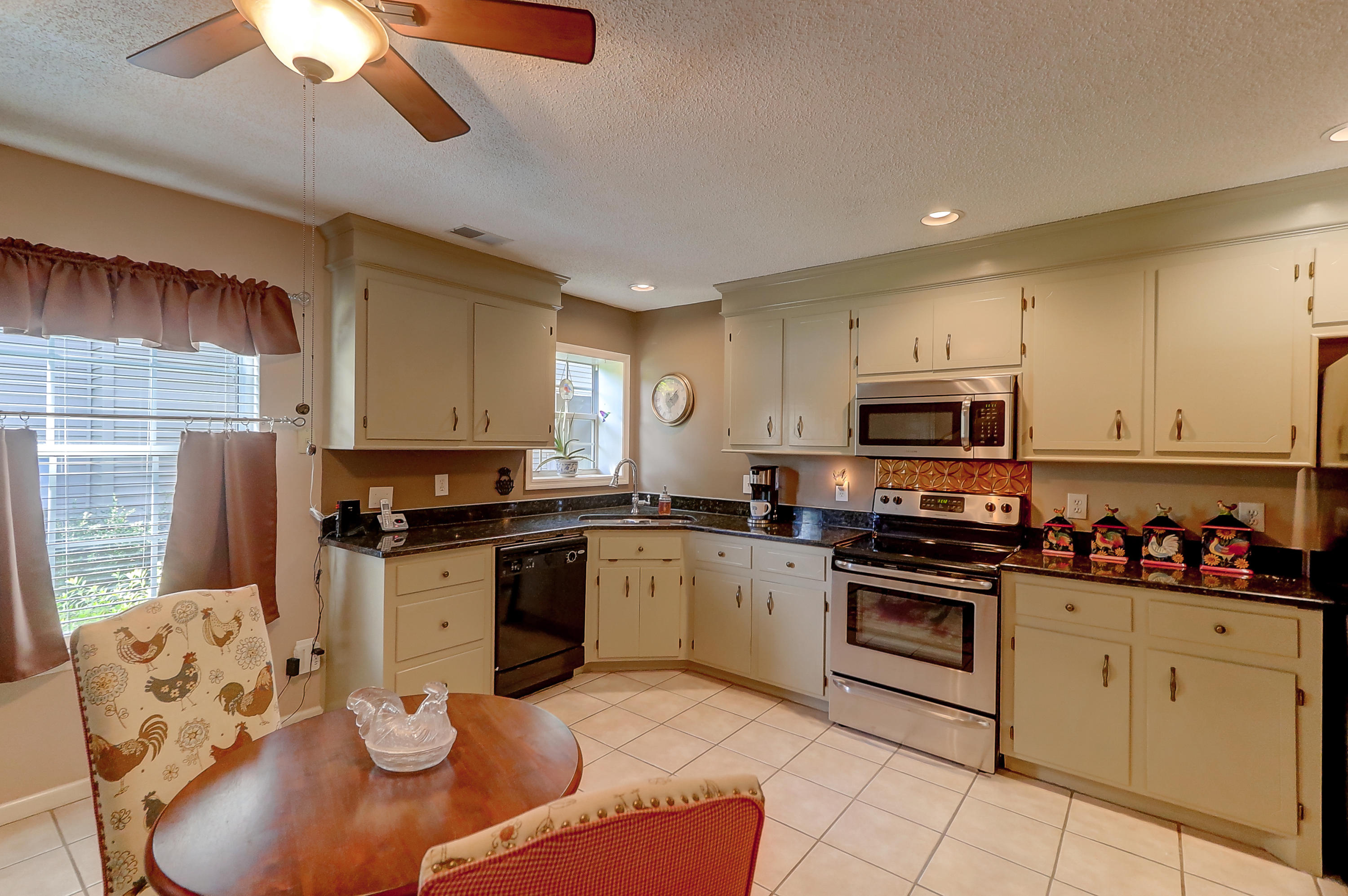 106 Landau Road Summerville, SC 29485 - Photo 10 of 27 Eat-in Kitchen