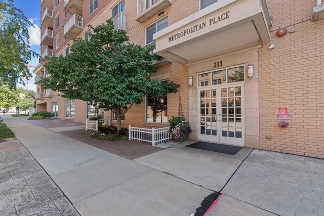 $399,000 | 333 West Mifflin Street, Unit 1160, Madison, WI 53703