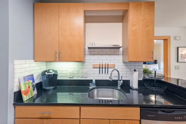 $399,000 | 333 West Mifflin Street, Unit 1160, Madison, WI 53703