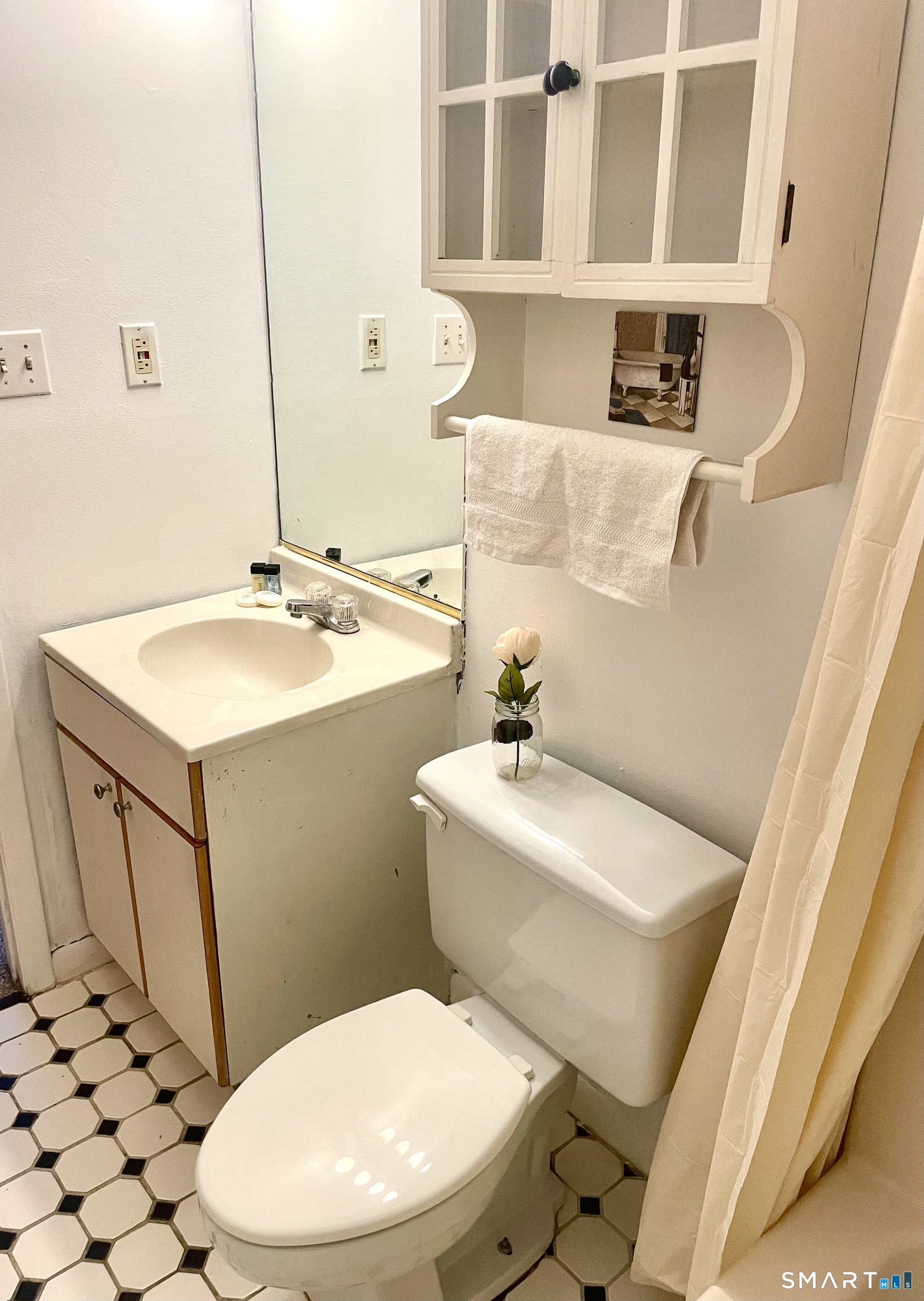 175 Mill Pond Road, Unit 201 Hamden, CT 06514 - Photo 13 of 23