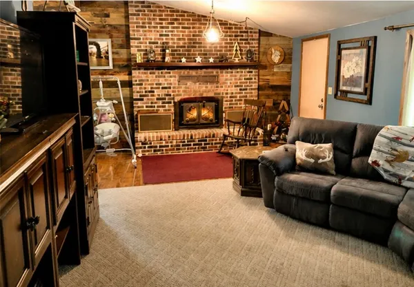 $270,000 | 152 Obenshain Lane, Noel, MO 64854