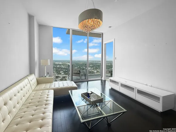 $487,000 | 610 East Market Street, Unit 3213, San Antonio, TX 78205