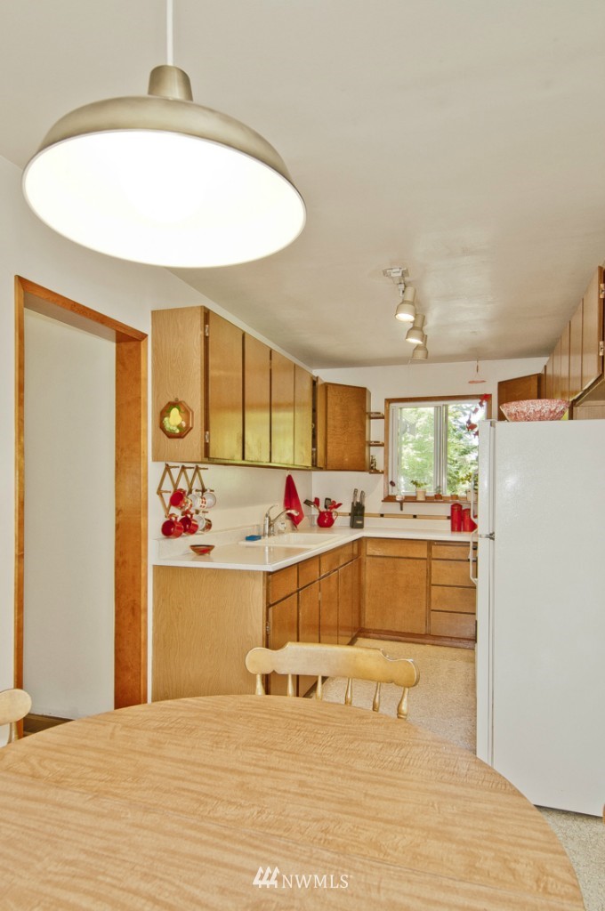 4100 Southwest Othello Street Seattle, WA 98136 - Photo 8 of 23 Gallery Image 8