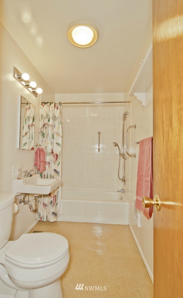4100 Southwest Othello Street Seattle, WA 98136 - Photo 10 of 23 Gallery Image 10