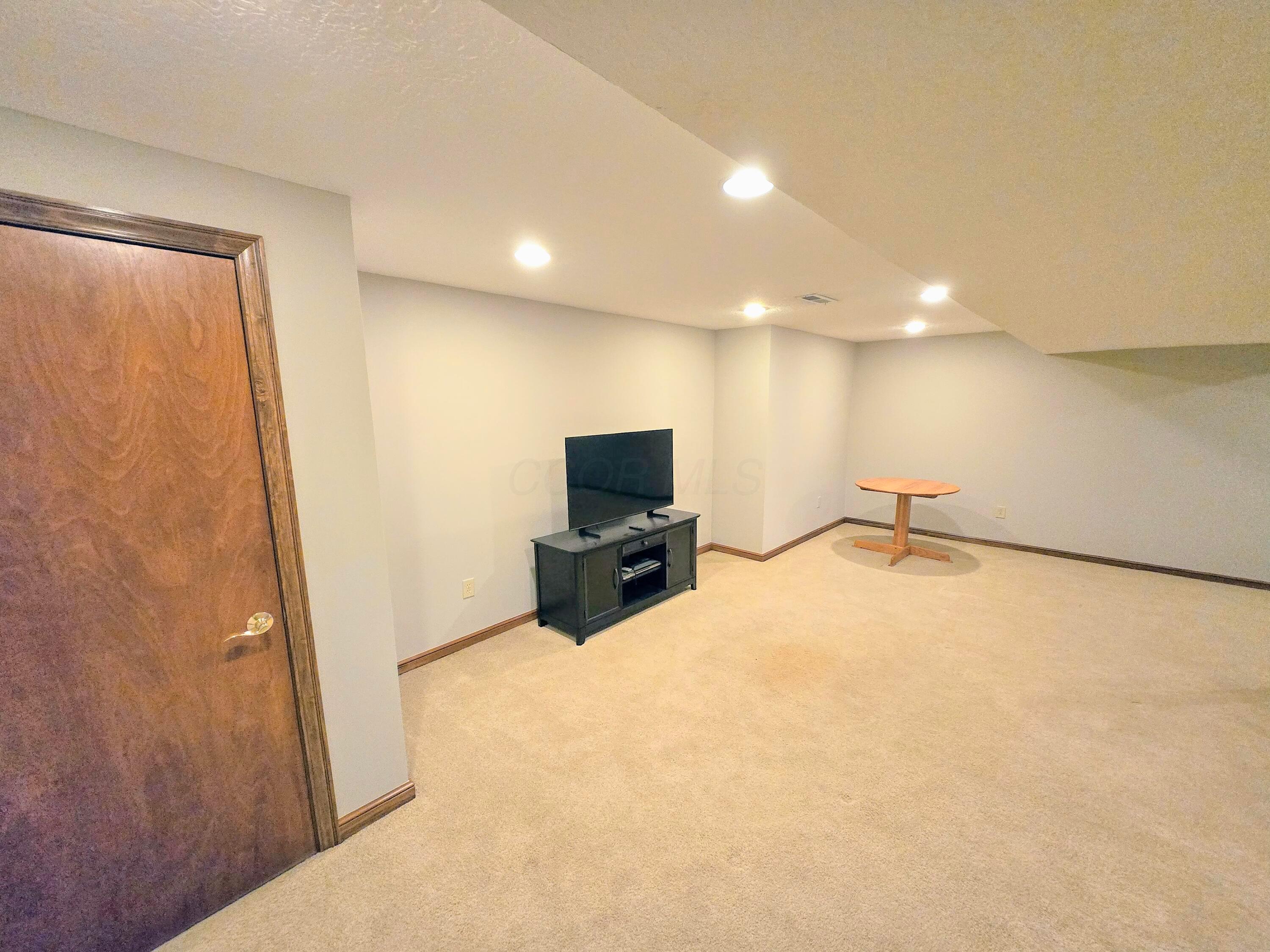 7912 Pinehill Road Lewis Center, OH 43035 - Photo 25 of 28 16 Basement 3