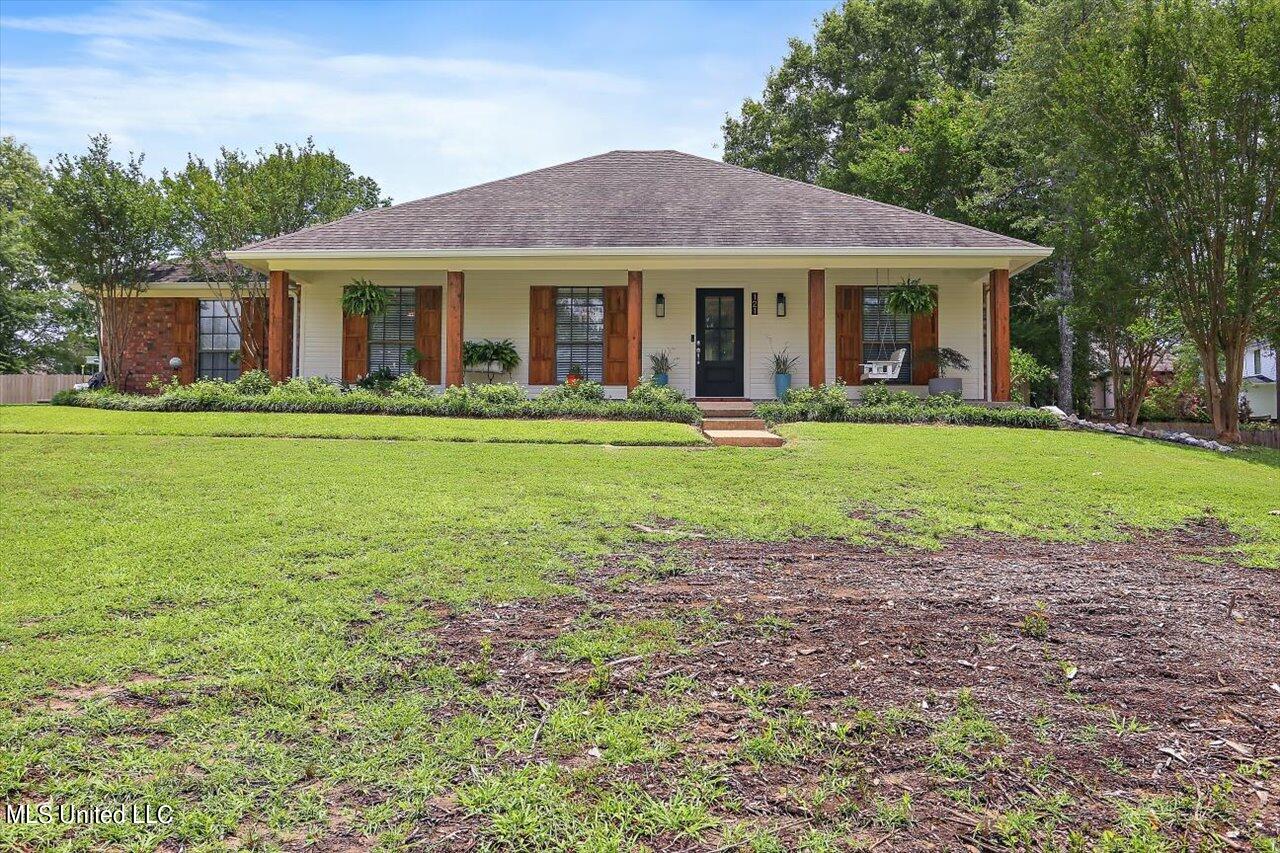 121 Oak Ridge Circle Madison, MS 39110 - Photo 1 of 35 01-121 Oak Ridge Cir