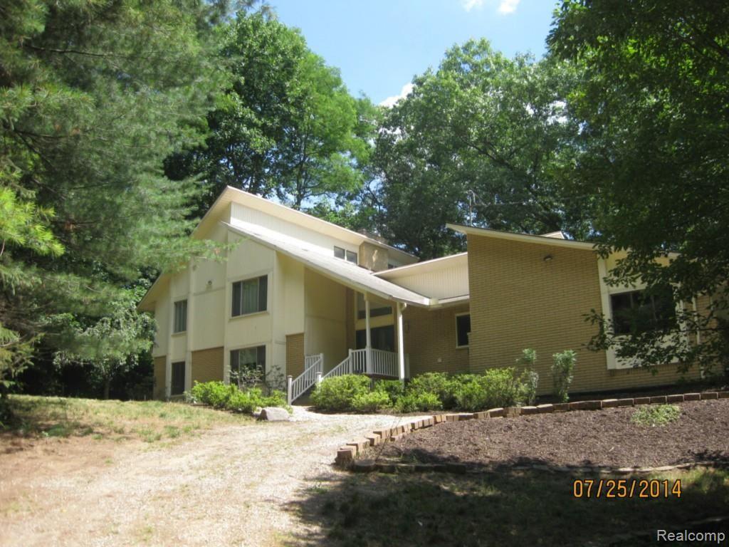 4750 Brookside Road Fenton, MI 48430 - Photo 1 of 22 004.jpg