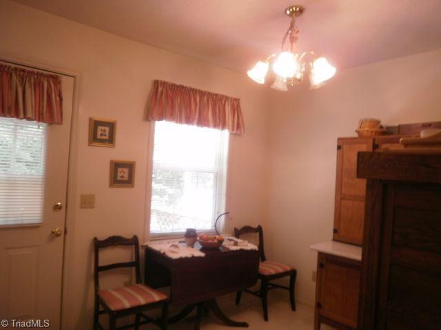 245 4B Hampton Road, Unit 4B Asheboro, NC 27203 - Photo 7 of 8 Dining Room.