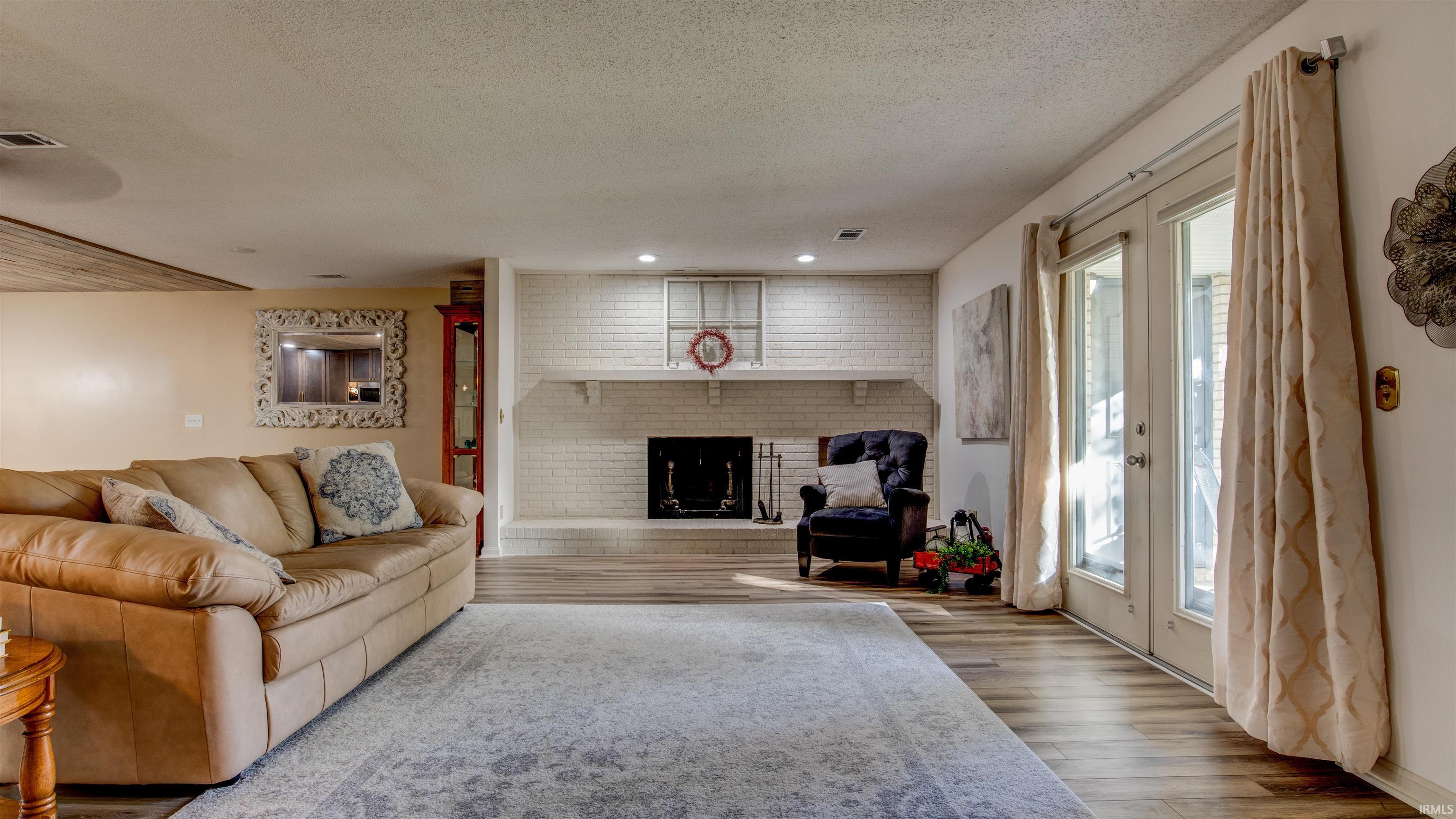 6632 Newburgh Road Evansville, IN 47715 - Photo 6 of 33 Gallery Image 6