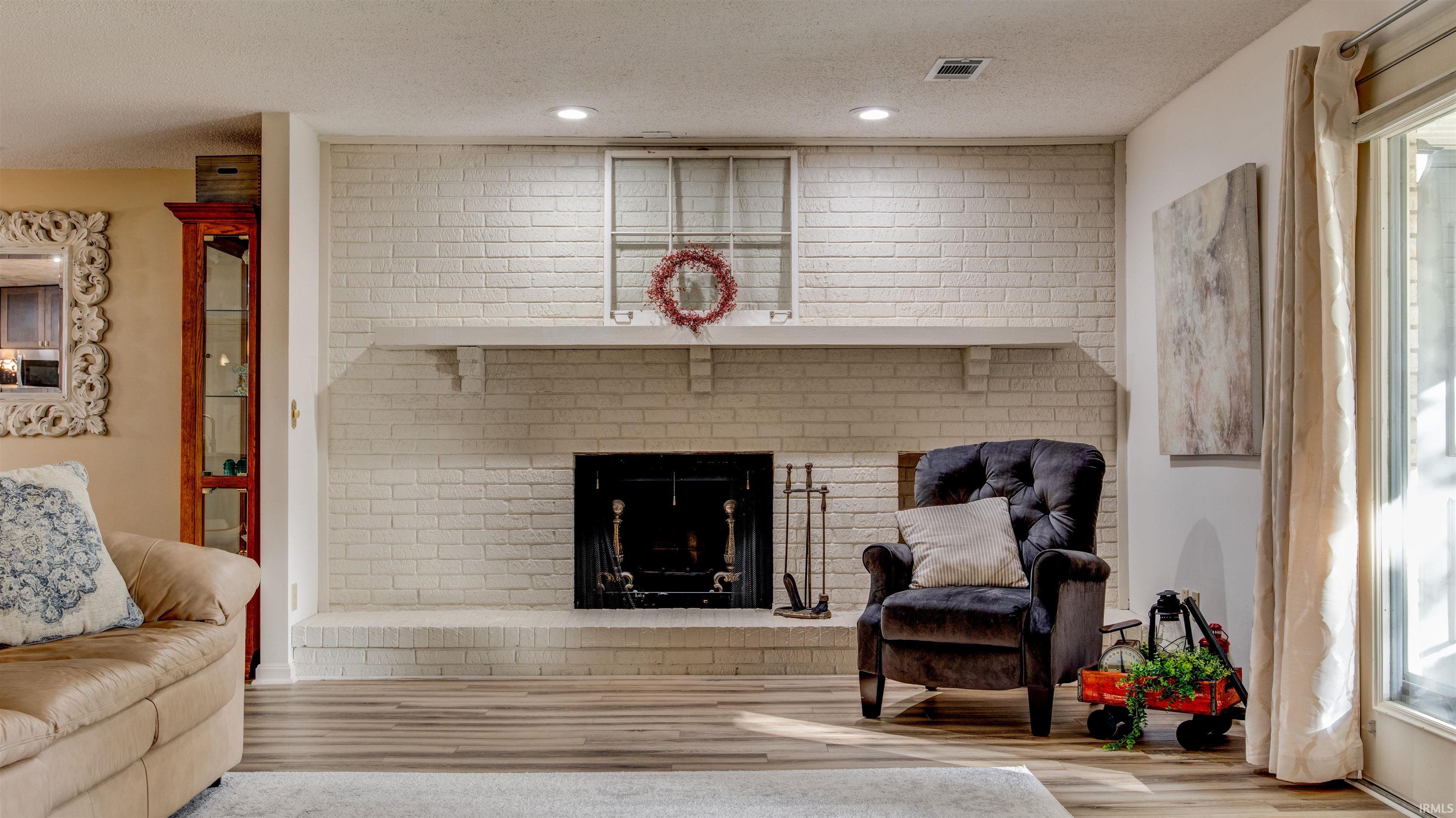 6632 Newburgh Road Evansville, IN 47715 - Photo 7 of 33 Gallery Image 7