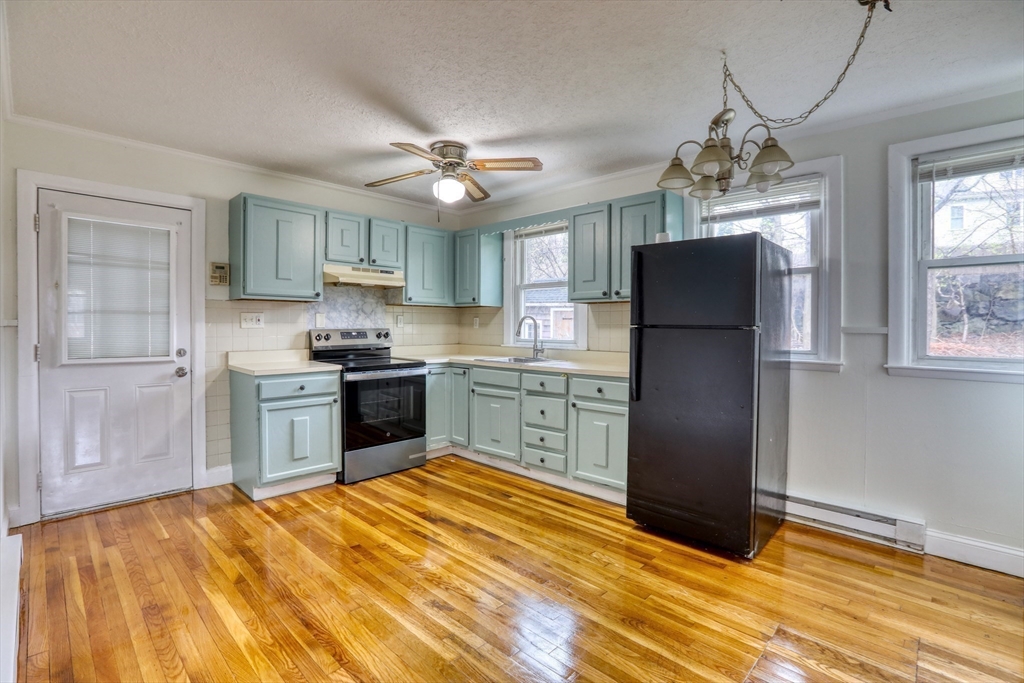 81 Marlborough Road Salem, MA 01970 - Photo 8 of 13