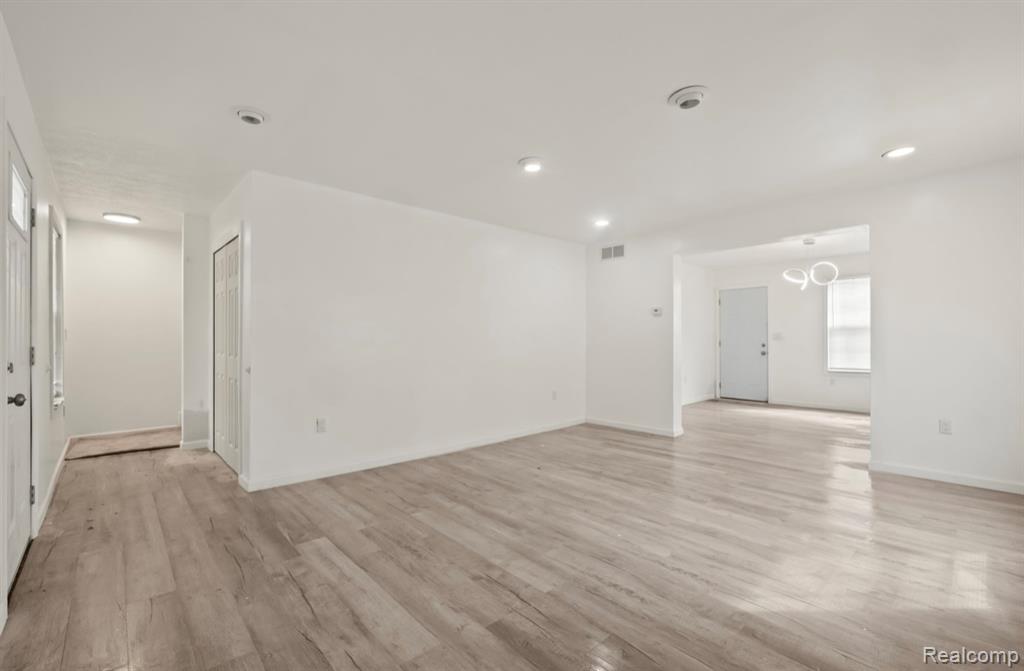 4688 French Road Detroit, MI 48214 - Photo 5 of 37 Gallery Image 5