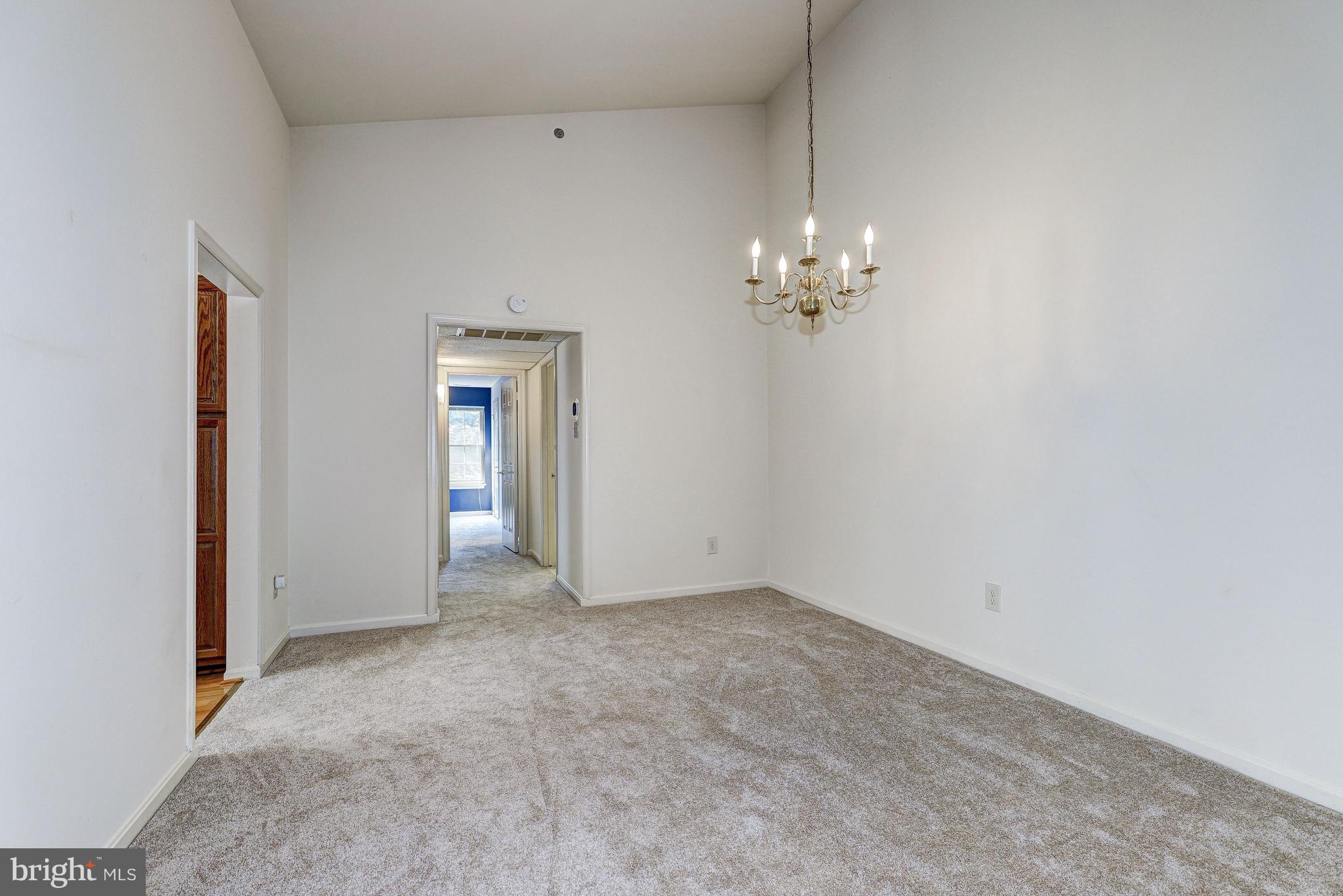 19 Rain Flower Path, Unit 303 Sparks Glencoe, MD 21152 - Photo 11 of 29 Living Room/Dining Room